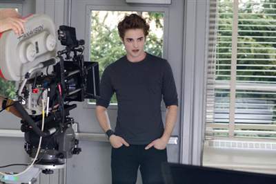 When My Boyfriend And I Have Sex, I Close My Eyes and Imagine he is EDWARD CULLEN! Yum!